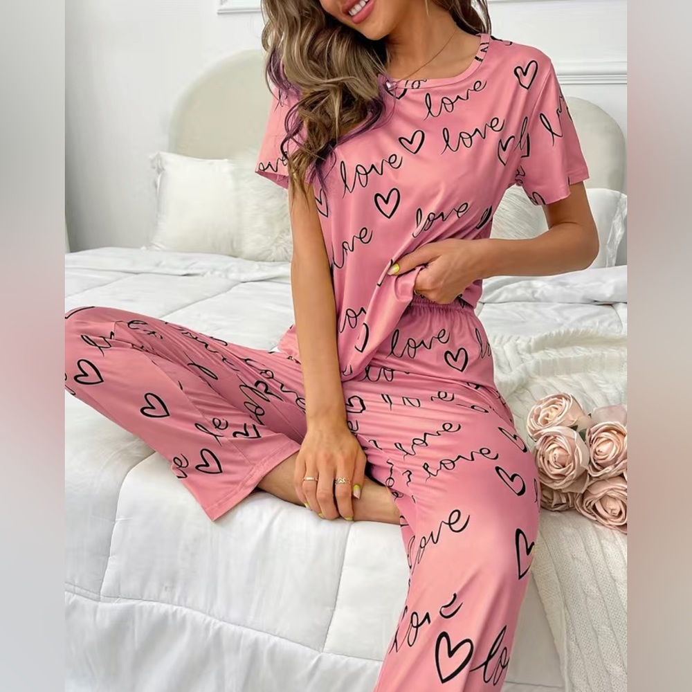 Love & Hearts Pajamas Set Pink Long Pants Short Sleeves Top Women’s Size S